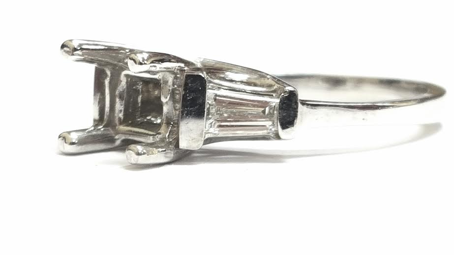 14K White Gold Semi Mount 0.42ct F VS2 Tapered Baguettes Diamond ...